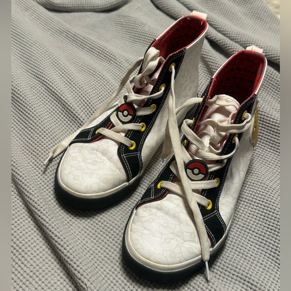 Pokémon shoes - Picture 8 of 8